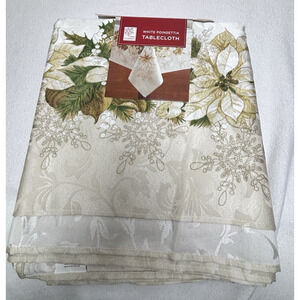 Bed Bath & Beyond Christmas Cotton Blend White Poinsettia Tablecloth 60 X 102